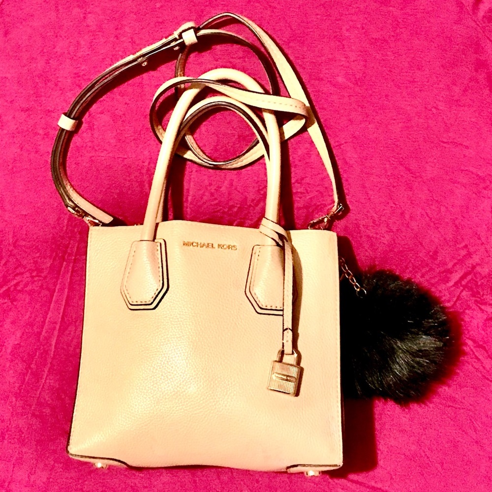 Michael Kors Super Cute Purse Crossbody